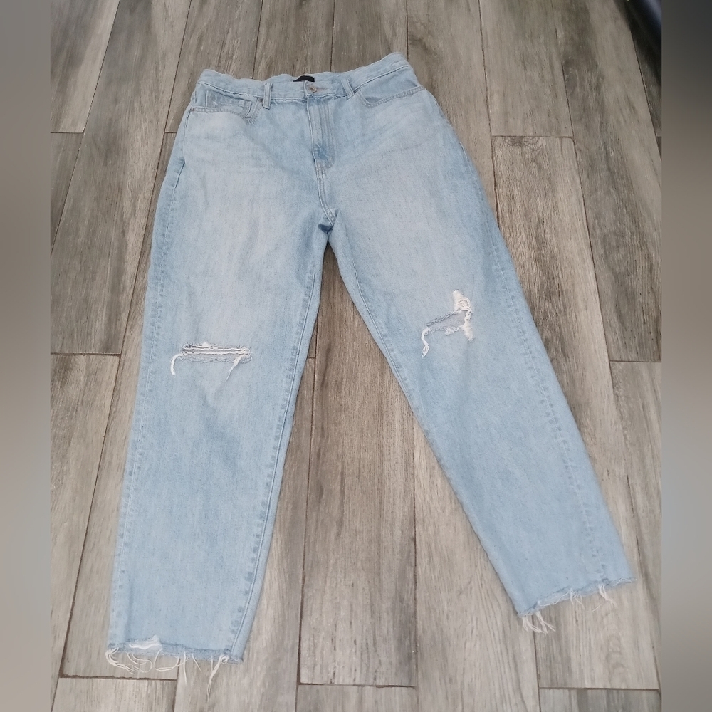 UNIQLO LIGHT WASH DISTRESSED TAPERED HIGH RISE RELAXED FIT JEANS W32